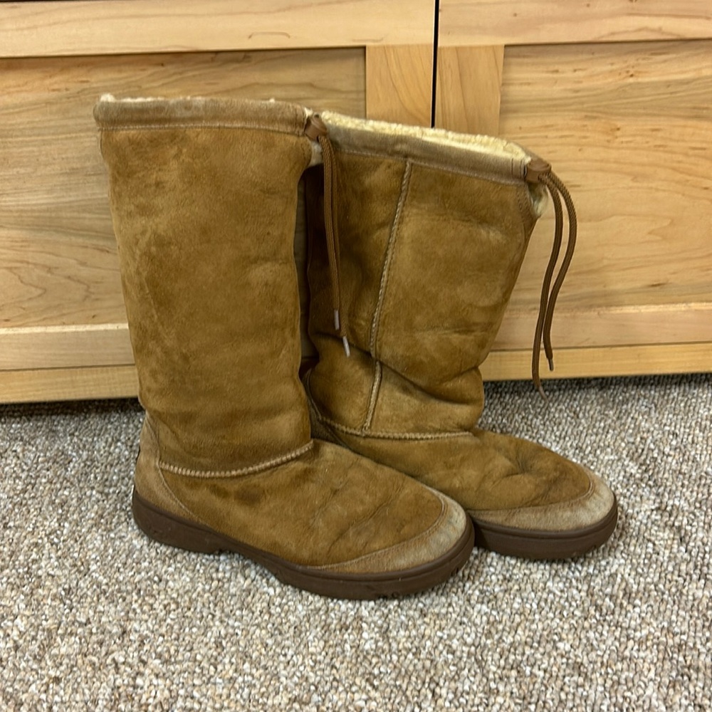 UGGS